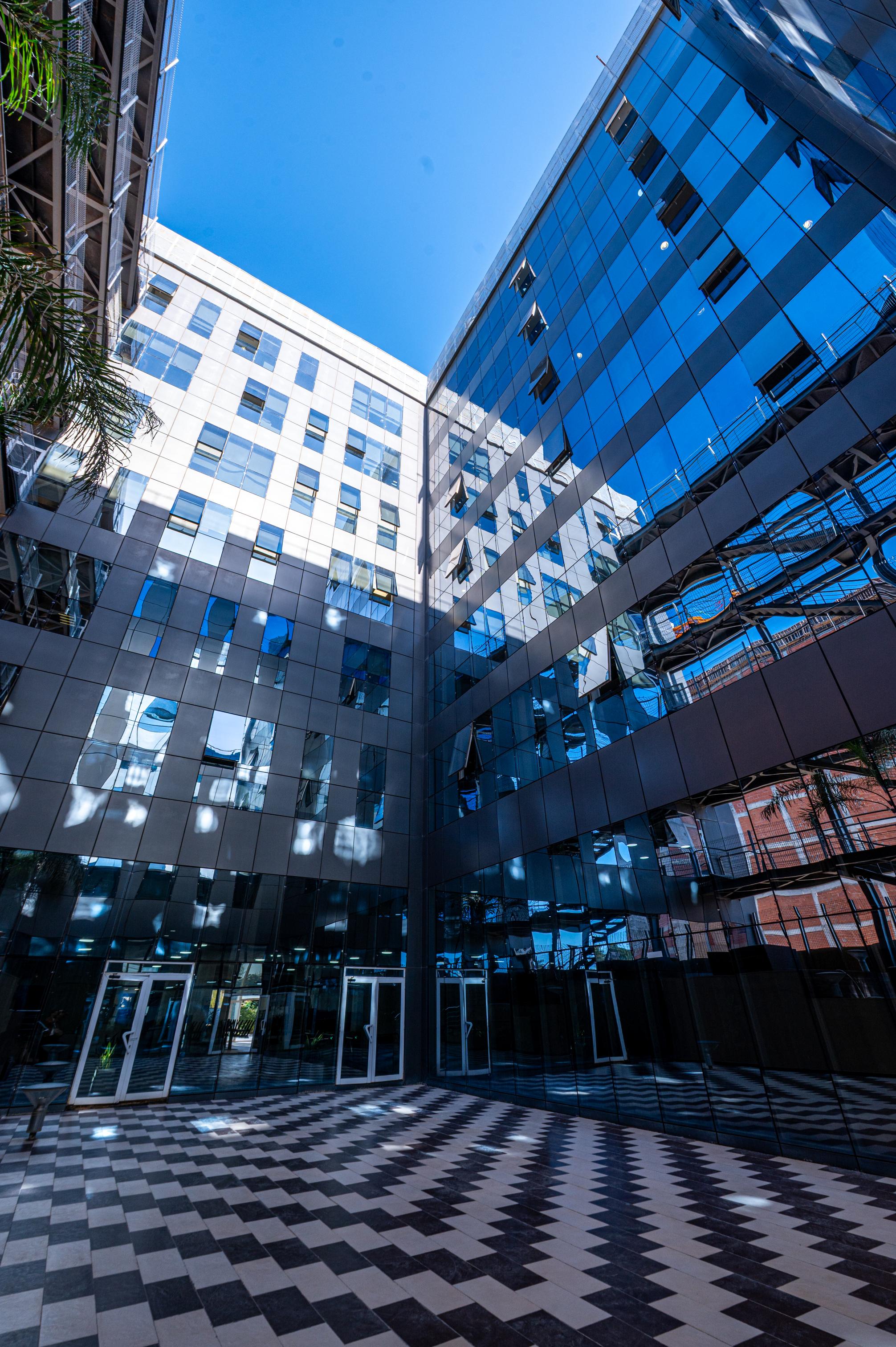 Reflective Solar Control Glass - KPMG